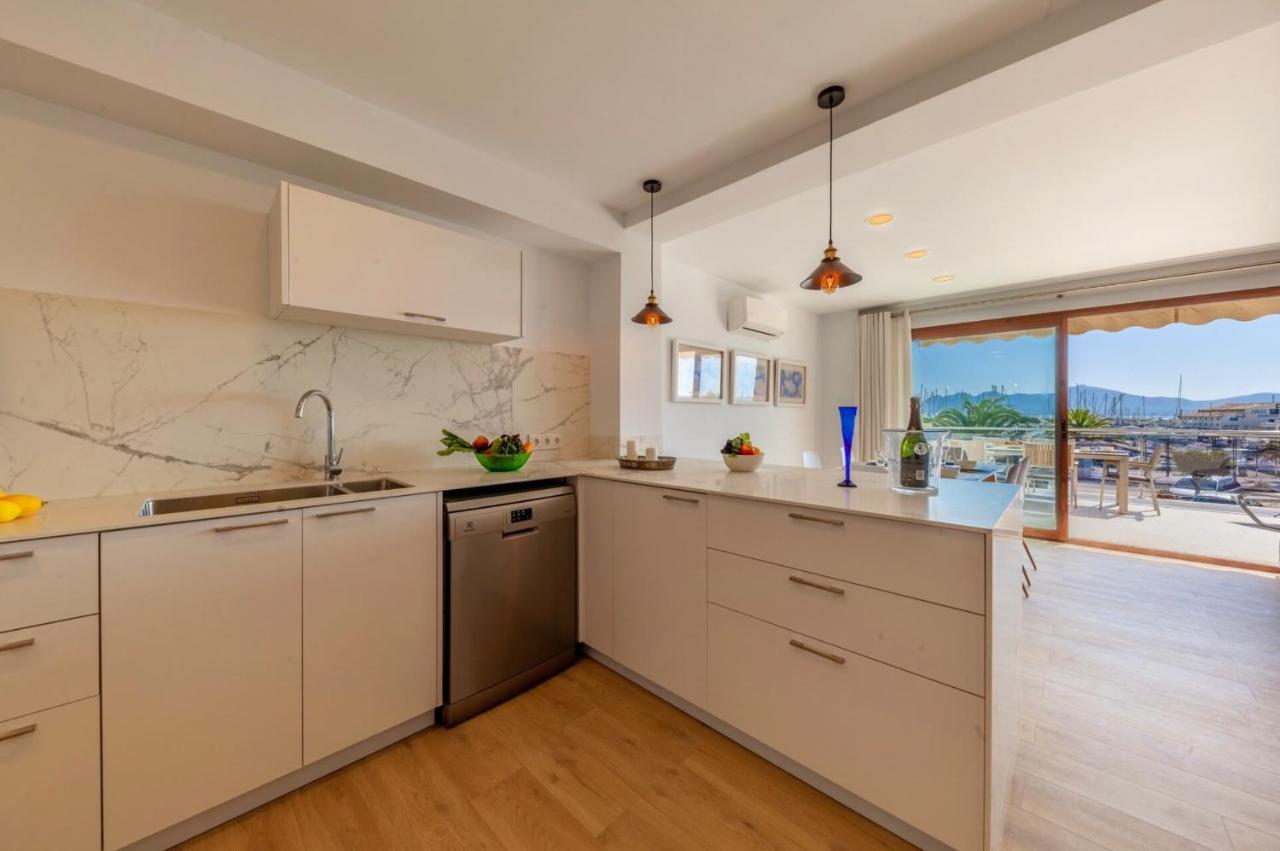 Apartment Modern Frontline With Sea Views *
